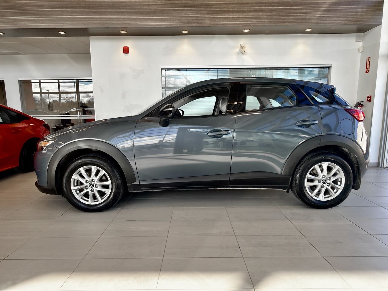 2021 Mazda CX-3 Grey Notre-Dame-des-Prairies - photo #6