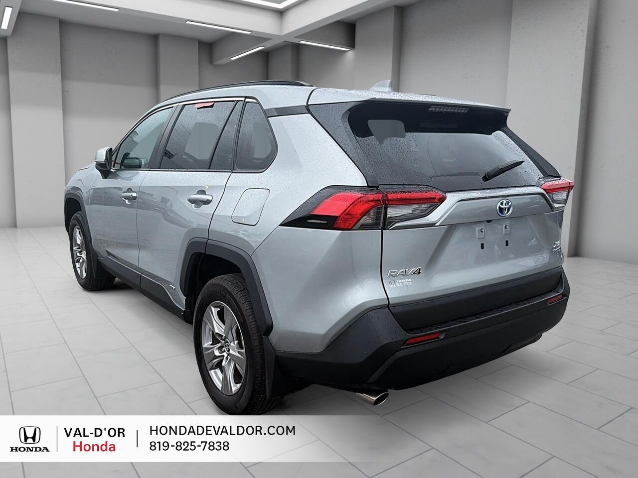 2023 Toyota RAV4 hybride XLE TI Silver Val-d'Or - photo #3