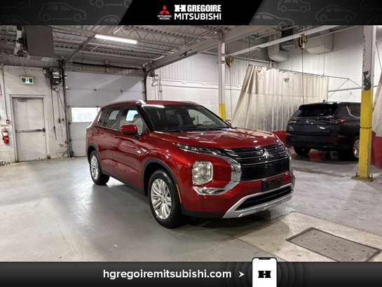 2024 Mitsubishi Outlander LE * AWD * A partir 0.9% *Toit * Carplay * Mags Red
