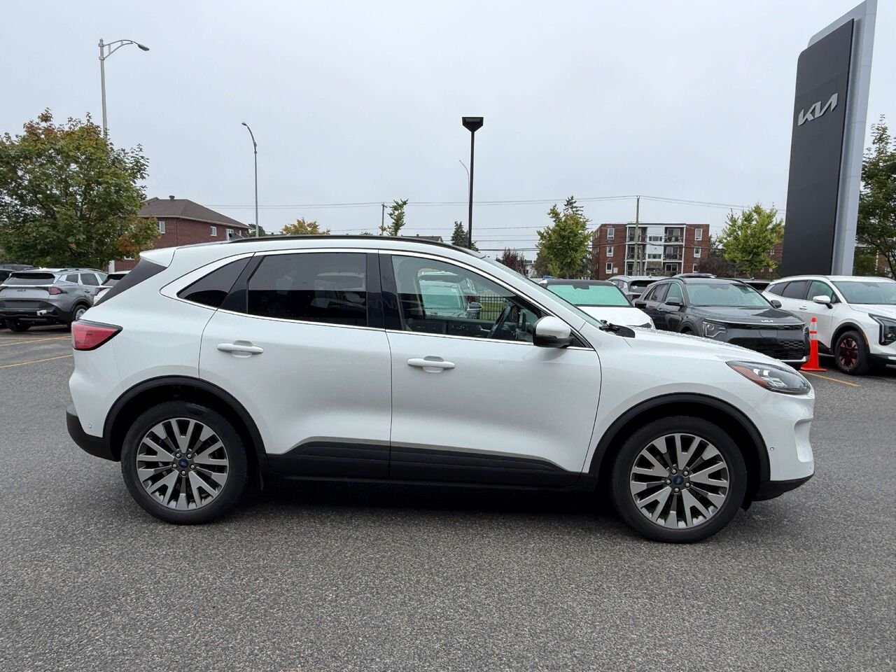 2020 Ford Escape White Gatineau - photo #6