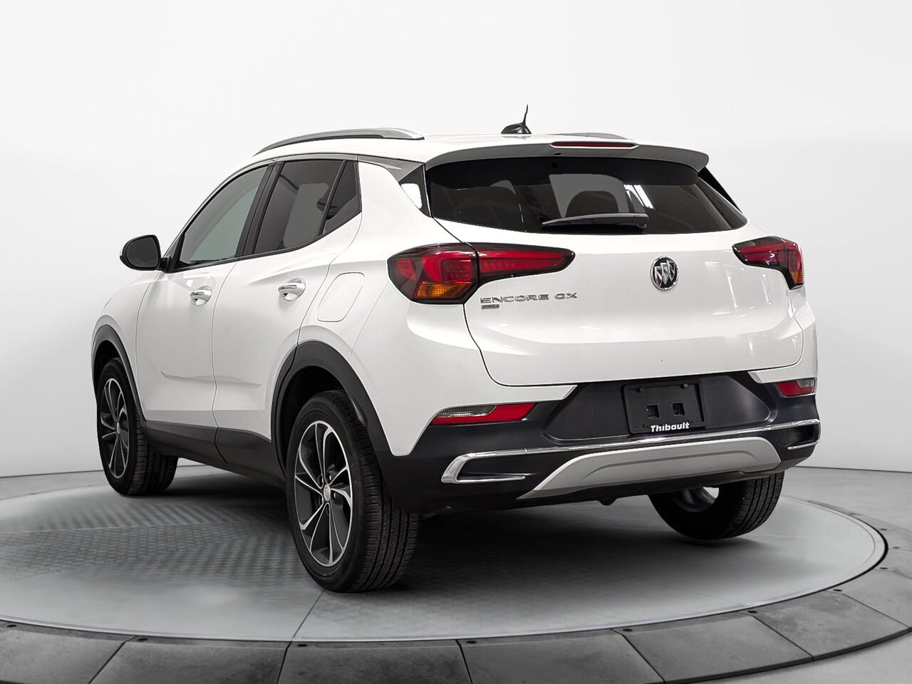 BUICK ENCORE GX Essence Cuir Sièges Chauffants Bas Kilométrage 2023 Blanc Sherbrooke - photo #2