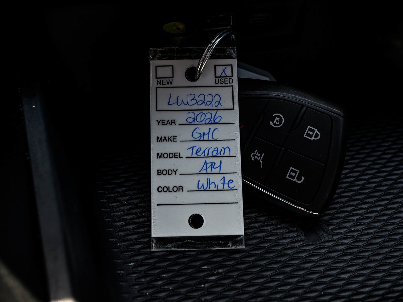 2026 GMC Terrain AWD 4dr AT4 White Sherwood Park - photo #32