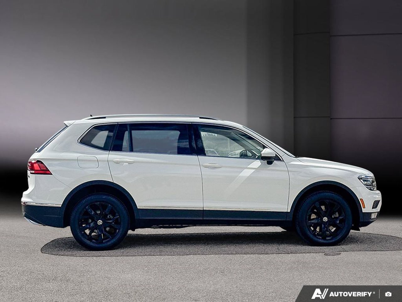 2019 Volkswagen Tiguan 3VV4B7AX0KM131950 Mirabel - photo #5