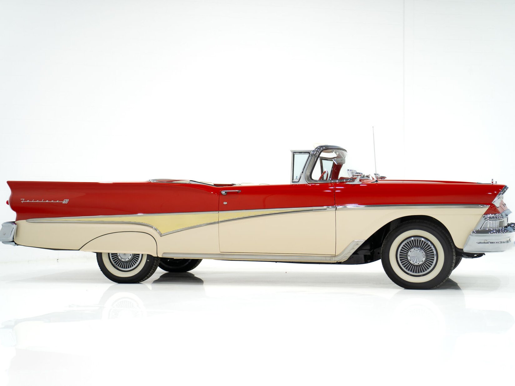 1958 Ford Fairlane 500 Skyliner Interceptor de police 352 CID Entièrement restaurée **PRIX EN USD** Montreal - photo #2