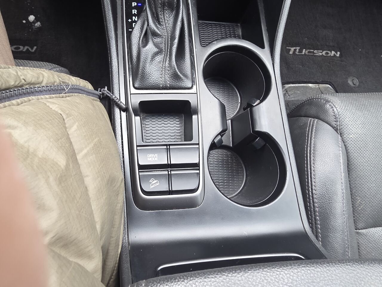 2017 Hyundai Tucson Black  - photo #16