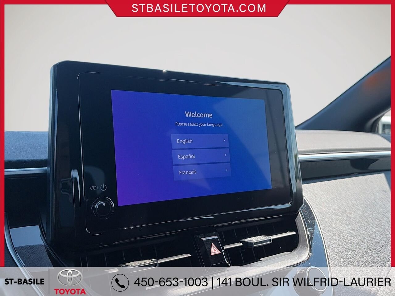 2024 Toyota COROLLA Classic Silver Metallic Saint-Basile-le-Grand - photo #17