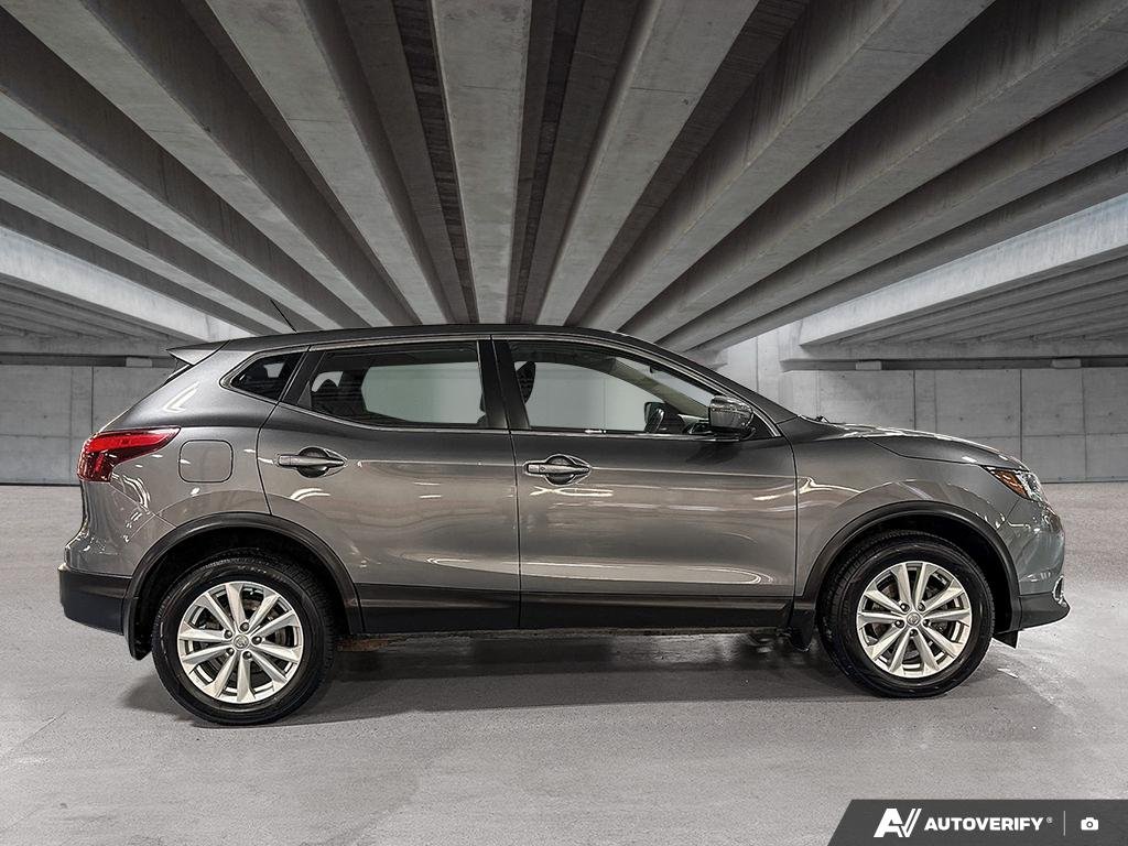 2018 Nissan Qashqai 2602152B | AWD SV CVT, new brakes, new tires and new shield. Grey Edmonton - photo #2