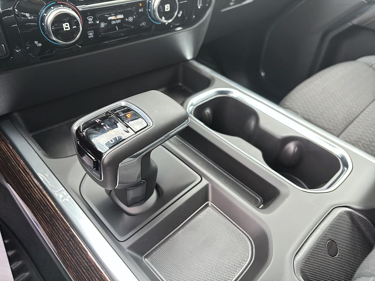 GMC Sierra 1500 ELEVATION 2026 NOIR ONYX Saint-Hyacinthe - photo #12