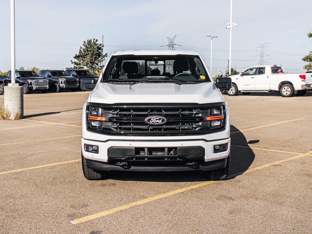 2025 Ford F-150 XLT 4WD SuperCrew 5.5' Box White Sherwood Park - photo #2