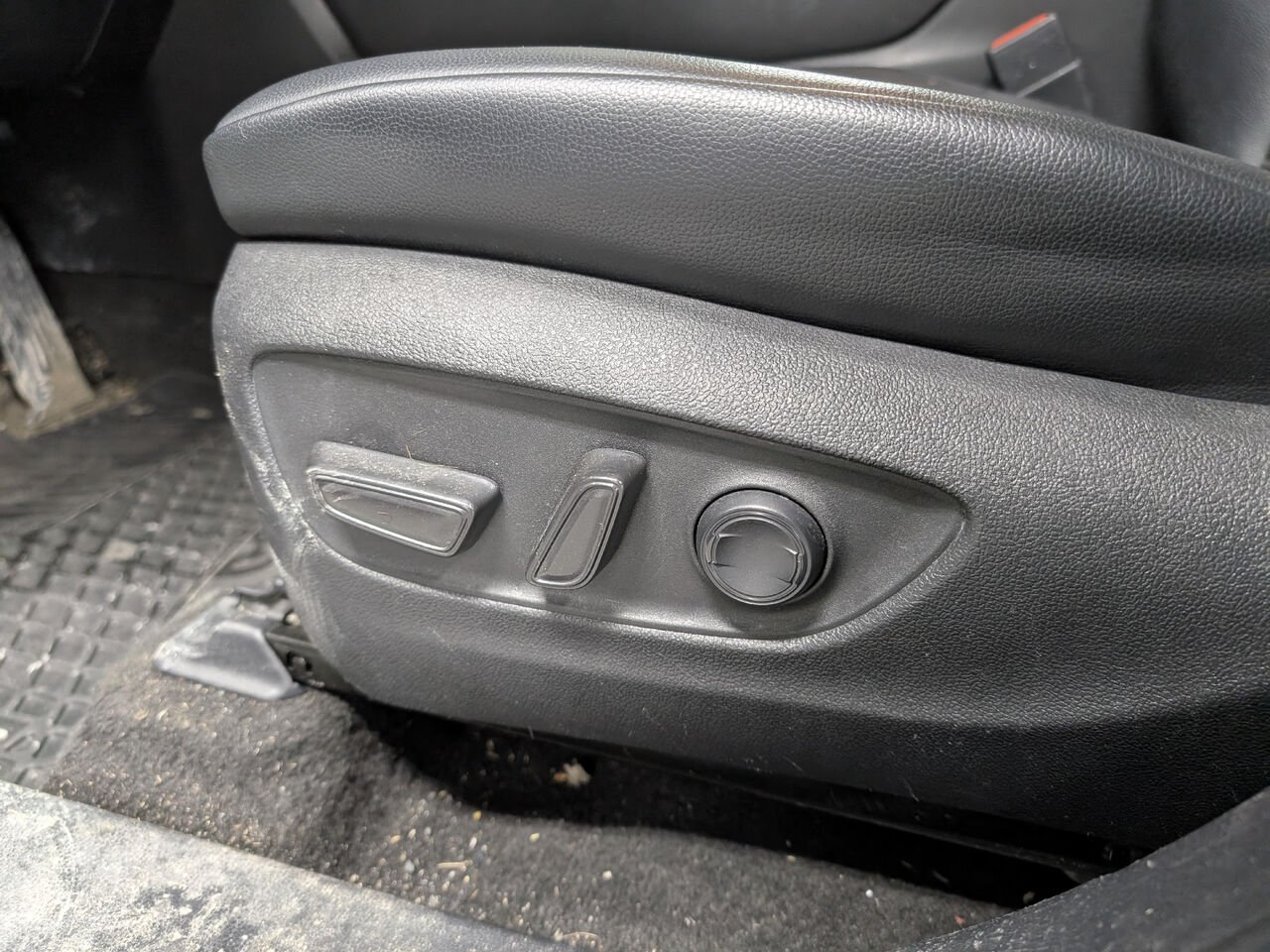 Toyota Highlander XLE/AWD/SIÈGES CHAUFFANTS/VOLANT CHAUFFANT/TOIT OUVRANT/BLUETOOTH/AC BIZONE 2023 Frisson glacé nacré Sherbrooke - photo #10