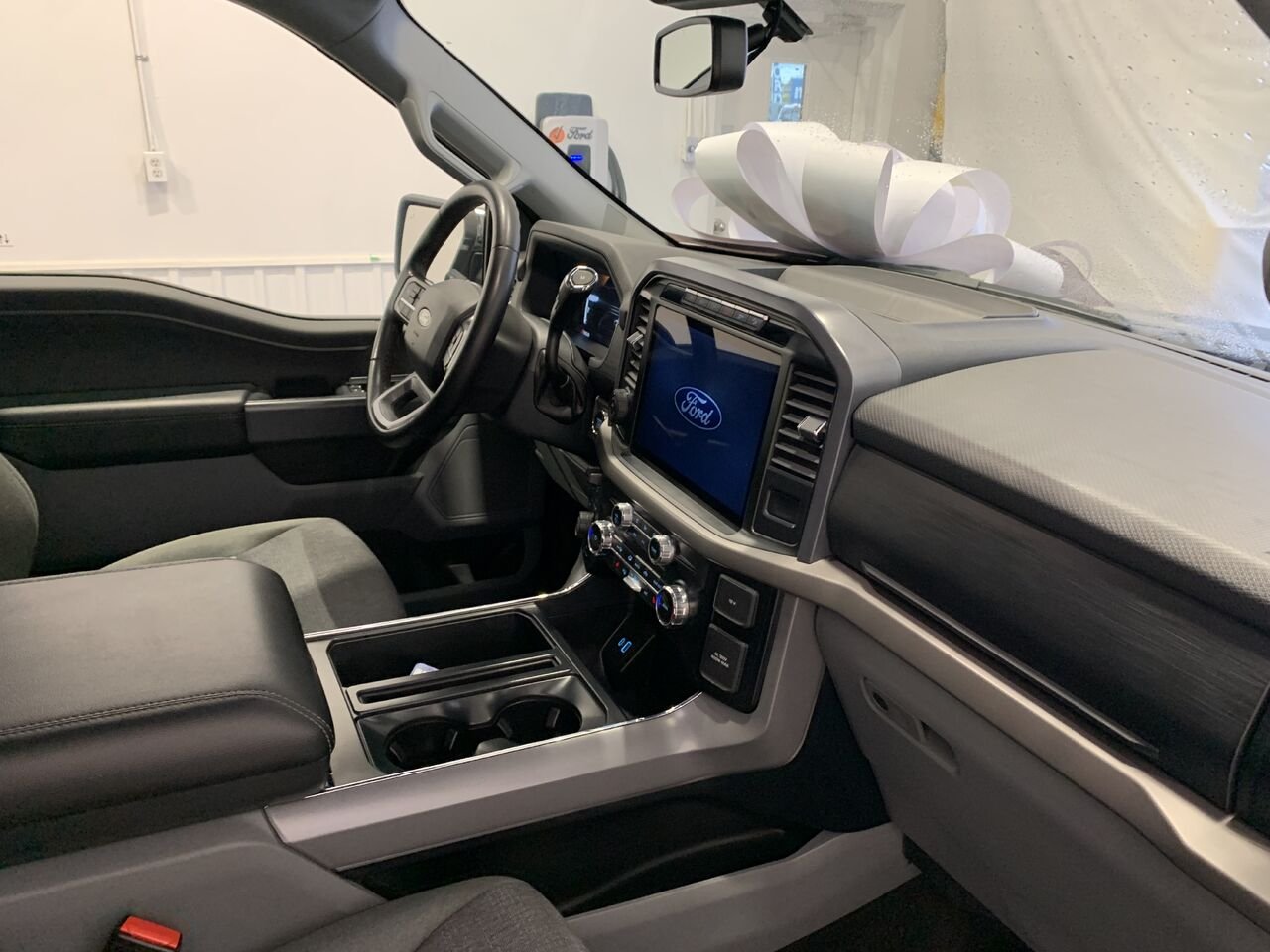 2024 Ford F-150 Black Saint-Eustache - photo #19