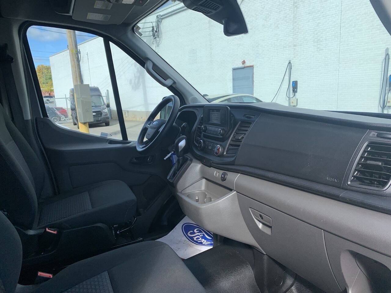 2025 Ford Transit fourgon utilitaire Grey Châteauguay - photo #18