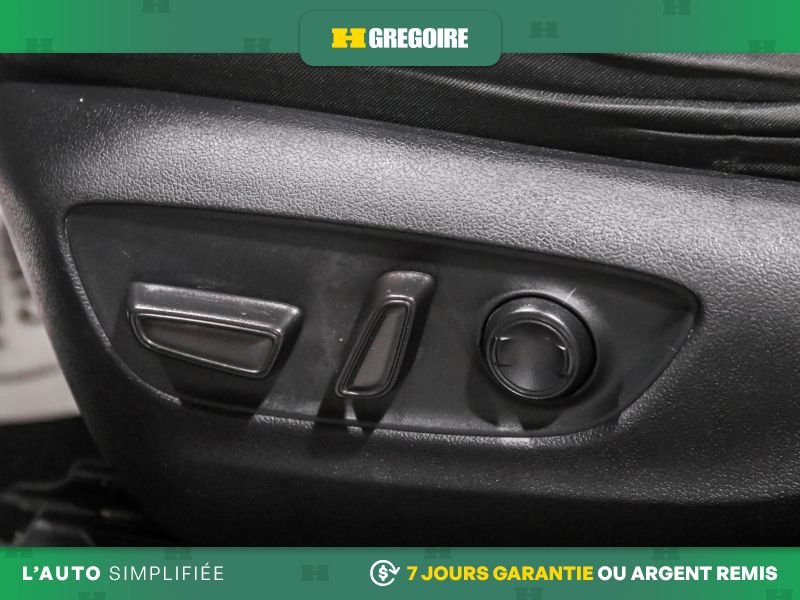 Toyota Rav 4 822222 | XLE AWD AUTO A/C TOIT MAGS NAV CAM RECUL BLEUTOOTH 2019 Bleu Laval - photo #17
