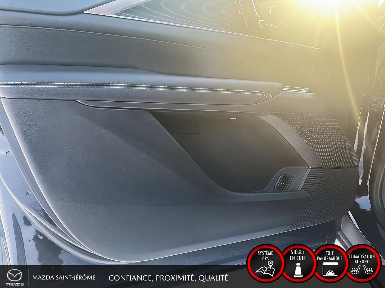 2025 Cadillac LYRIQ Black Sainte-Agathe-des-Monts - photo #12