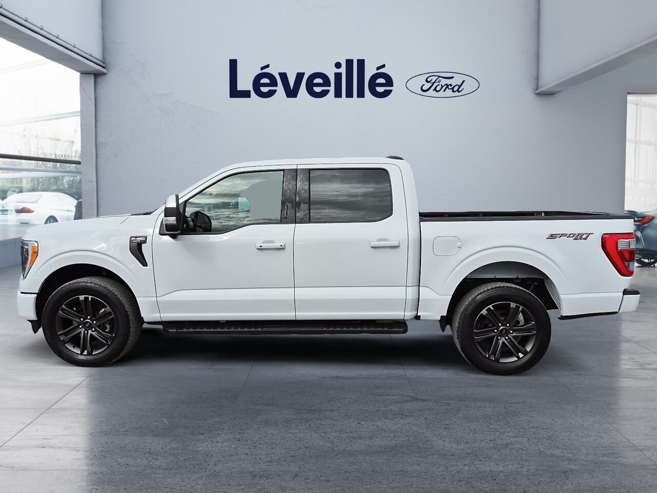 Ford F-150 2F293A | LARIAT 3.5L ** SPORT ** TOIT PANO ** 20P ** GROS MIRROIRS ** 5,5 pi 2022 Blanc Saint-Jérôme - photo #4