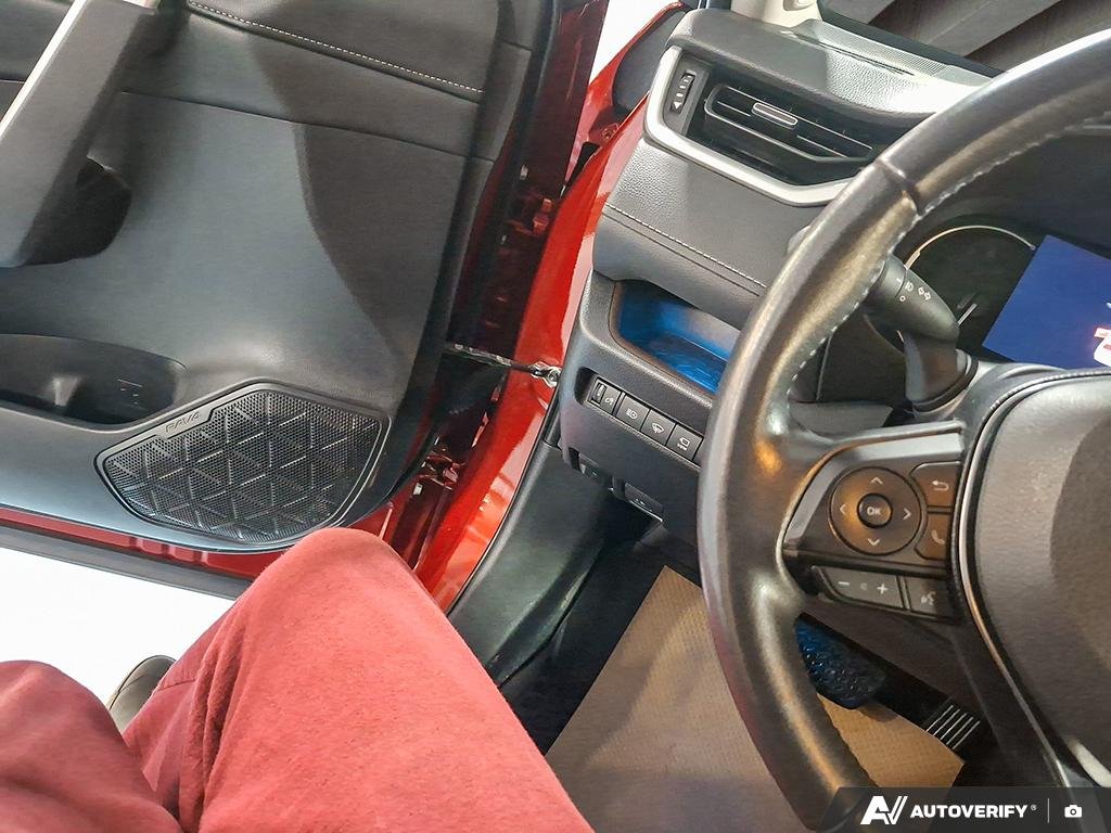 2019 Toyota RAV4 2600666A | Limited 03T3 RUBY FLARE P Edmonton - photo #15