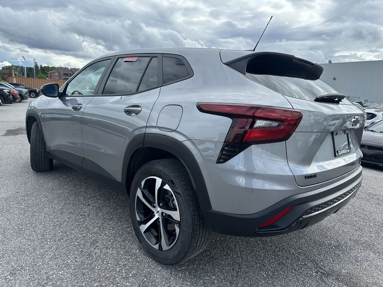 CHEVROLET TRAX 1RS 1RS 4 portes TA 2024 Gris Gatineau - photo #13