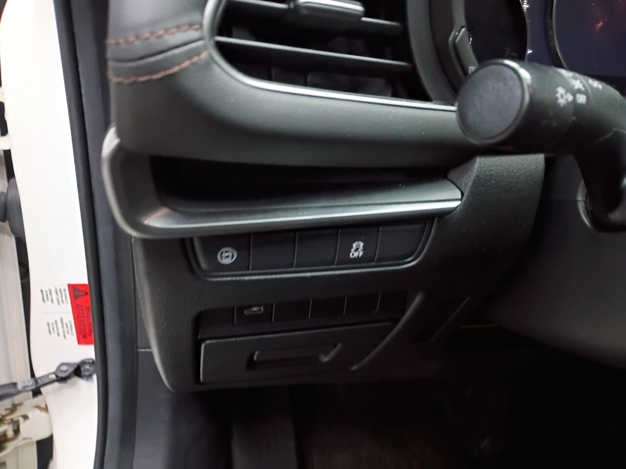 2019 Mazda Mazda3 White Blainville - photo #19