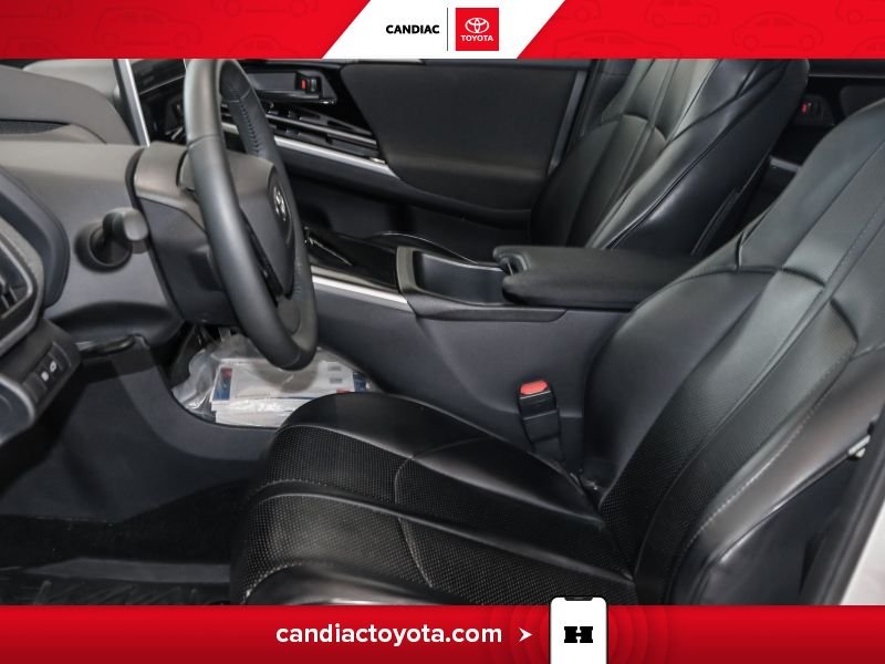 2025 Toyota BZ4X Silver Blainville - photo #15