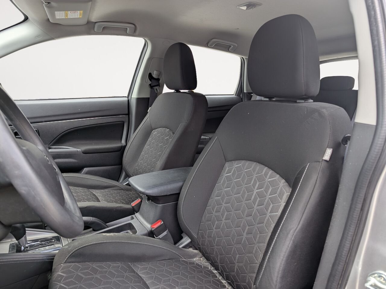 2024 Mitsubishi RVR JA4AHUAU1RU610057 Silver Sherbrooke - photo #6