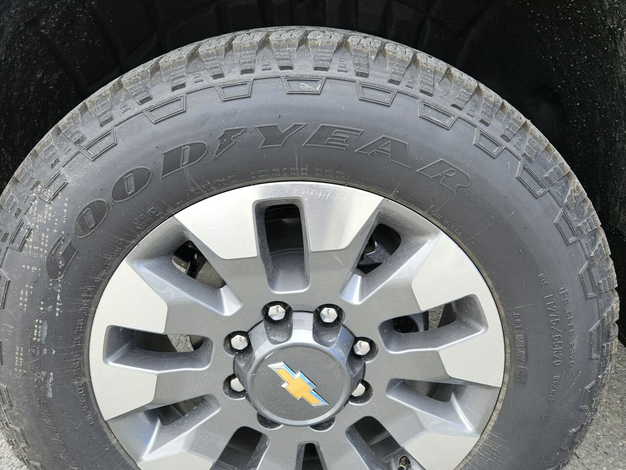 Chevrolet Silverado 2500HD Custom cabine multiplace 4RM 172 po 2026 Noir Thetford Mines - photo #14