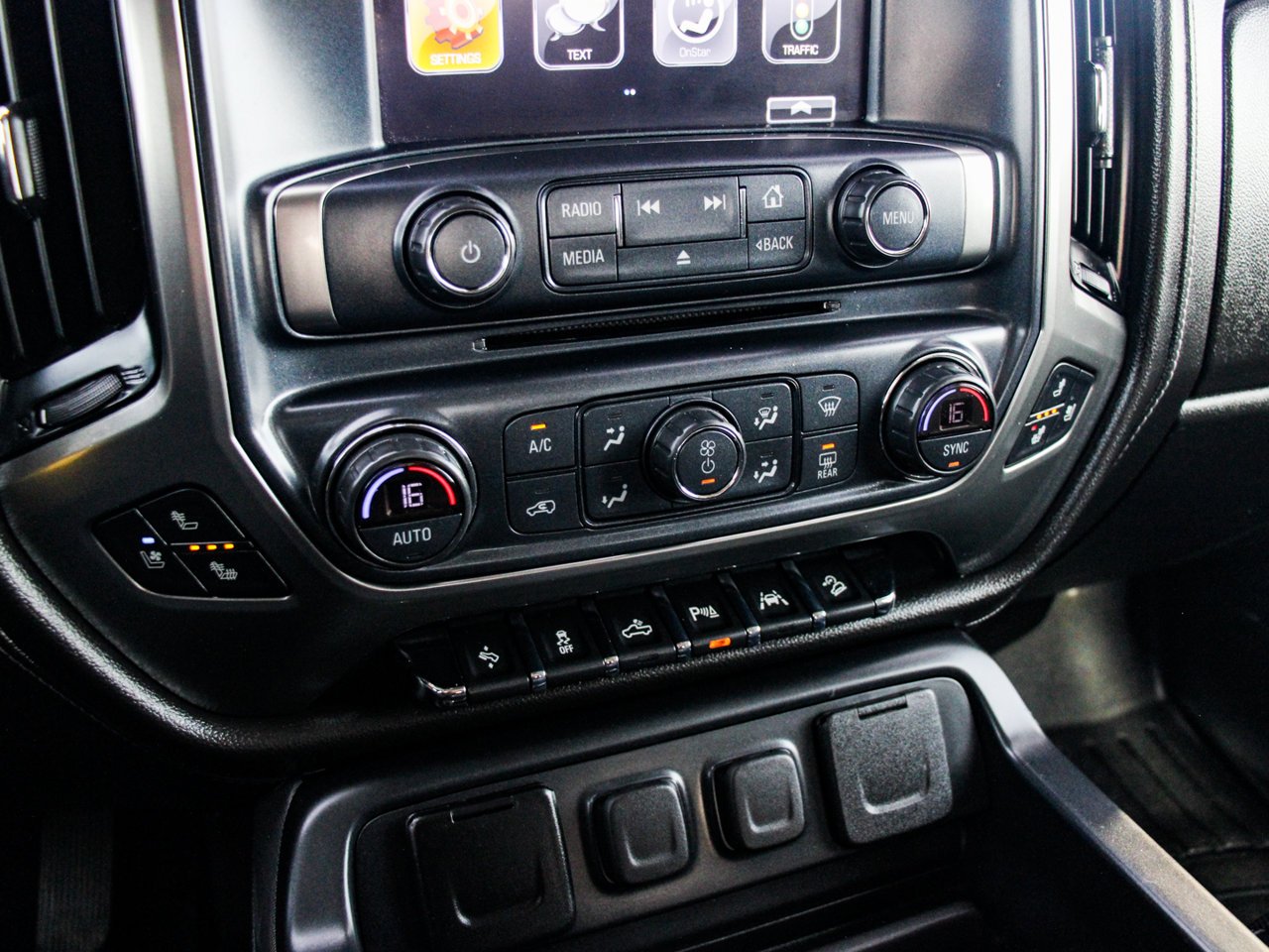 2018 Chevrolet Silverado 1500 4WD Crew Cab 143.5 LTZ w/2LZ Blue Sherwood Park - photo #25