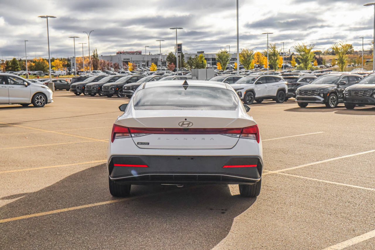 2025 Hyundai Elantra Preferred IVT w/Tech Pkg White Sherwood Park - photo #6
