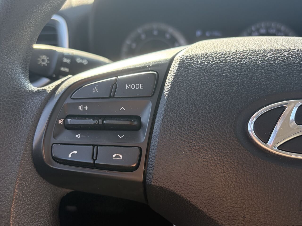 2021 HYUNDAI VENUE SE Essential IVT Blue Gatineau - photo #4