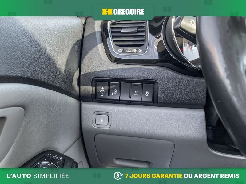2019 Kia Sedona White Blainville - photo #19