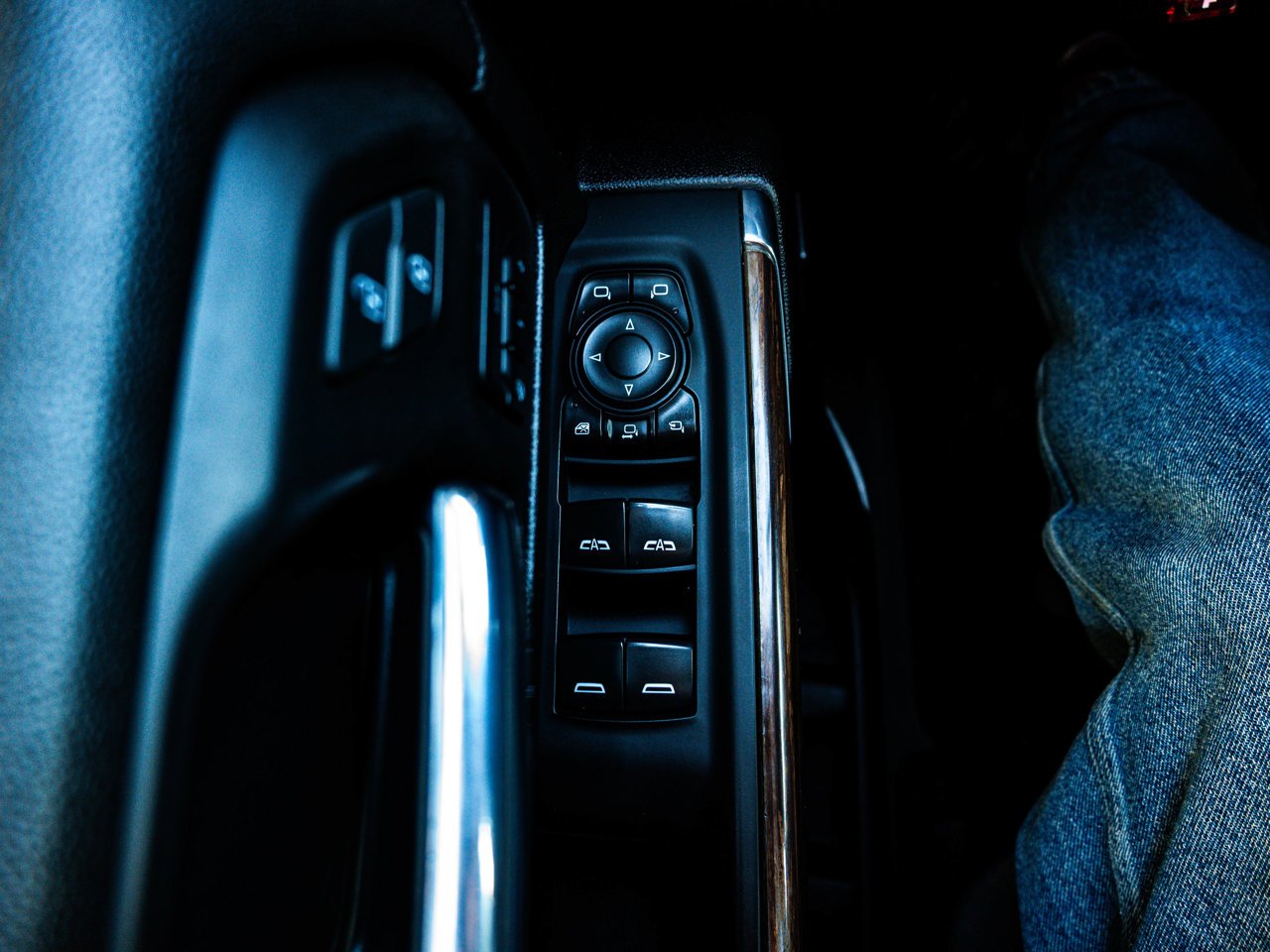 2023 Chevrolet Silverado 3500HD 4WD Crew Cab 159 High Country White Sherwood Park - photo #18