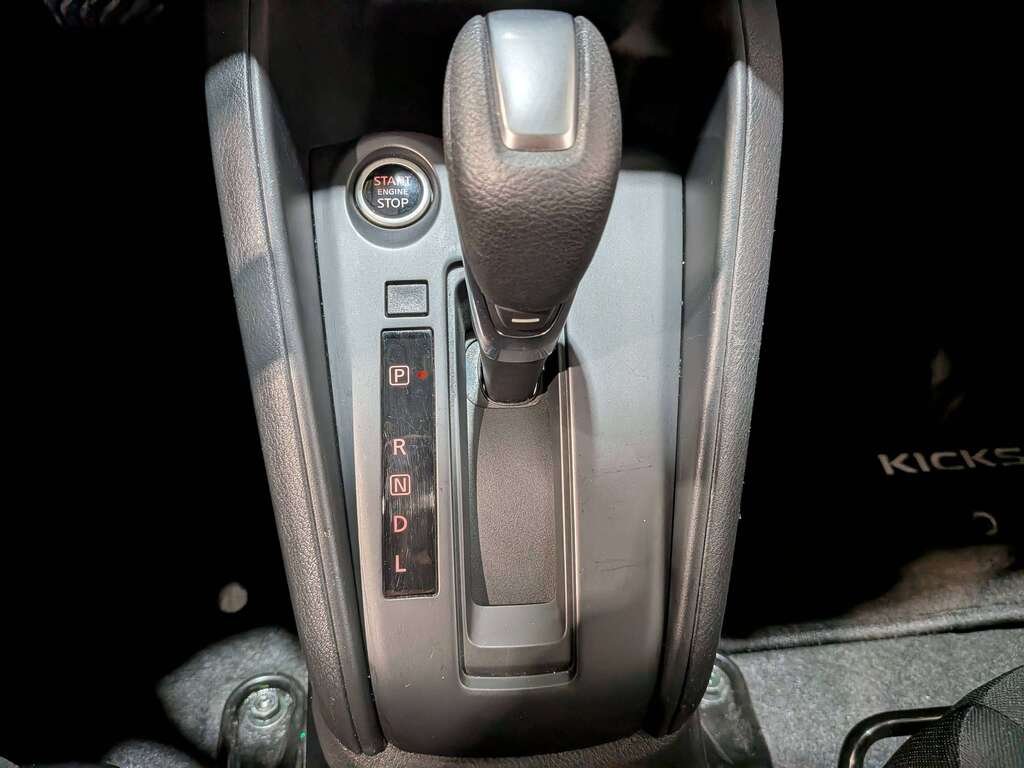 2024 Nissan Kicks S FWD White Val-David - photo #28