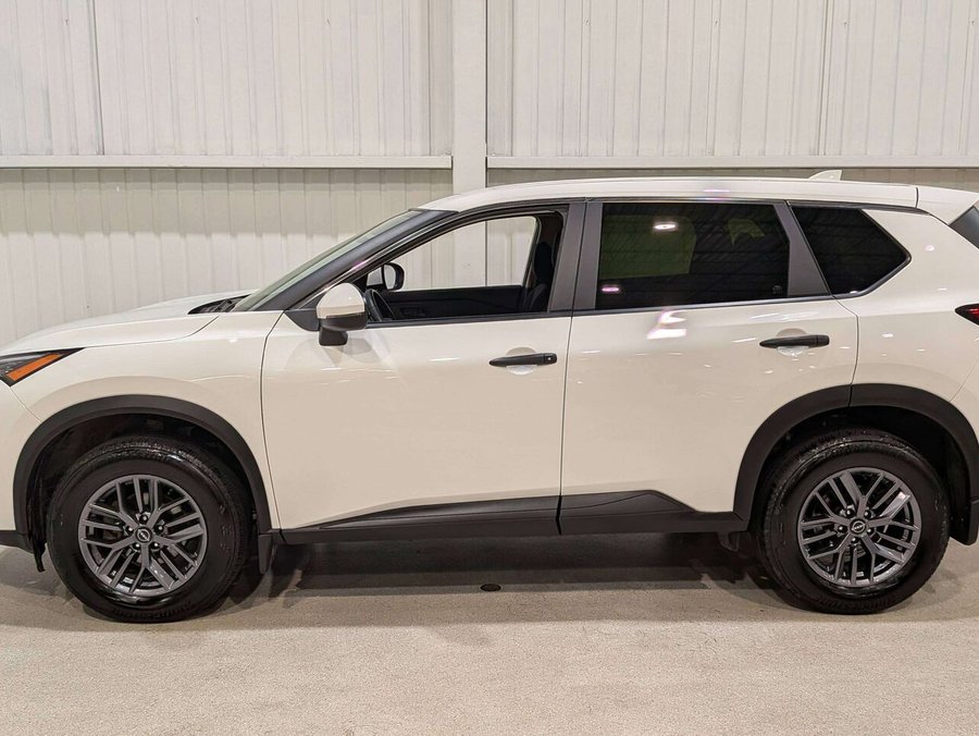 2024 Nissan Rogue AWD S White