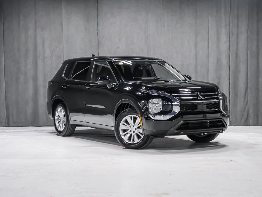 2025 Mitsubishi Outlander ES Black