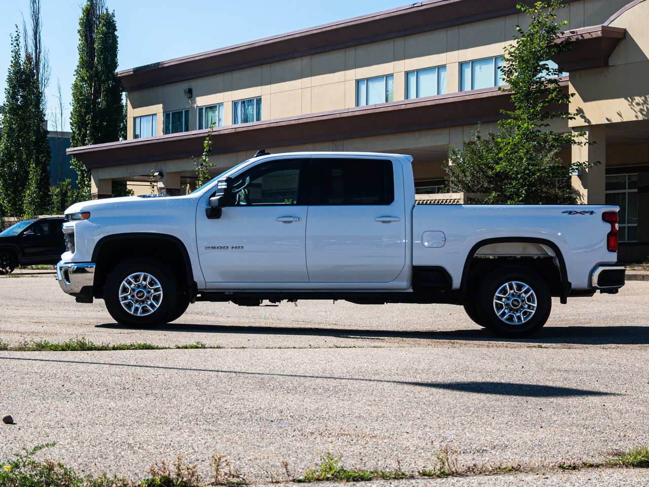 2025 Chevrolet Silverado 2500HD 4WD Crew Cab 159 LT White Sherwood Park - photo #10