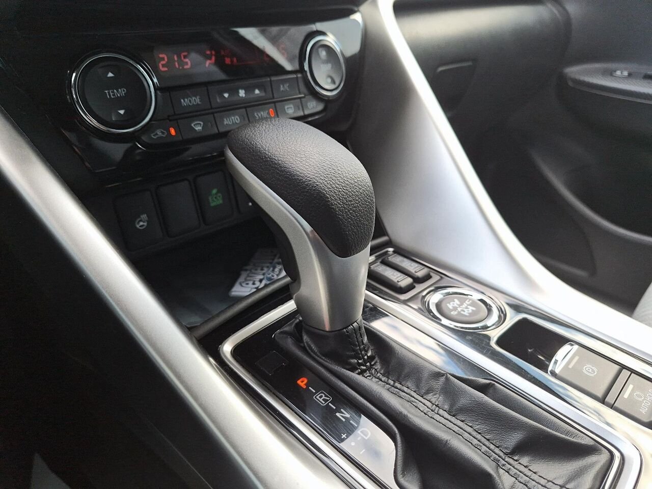 Mitsubishi Eclipse Cross 2F352A | SE S-AWC 2024 Noir Saint-Jérôme - photo #13