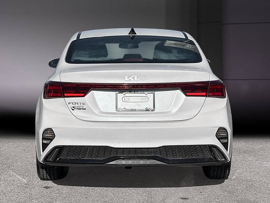 2022 Kia Forte EX | volant chauffant | mags White