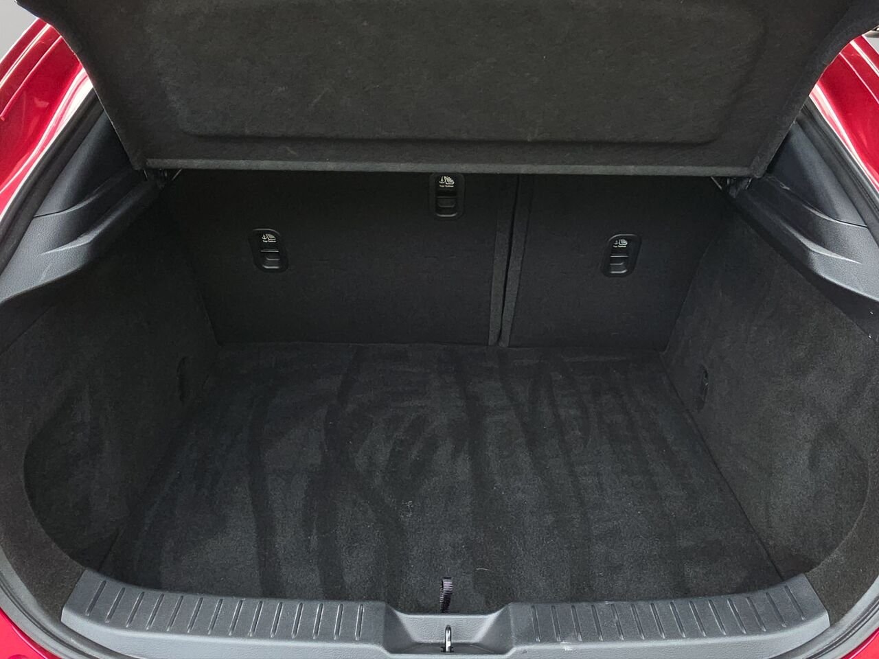2023 Mazda CX-30 GS TI, INTÉGRALE, SIÈGES CHAUFFANTS, AUXILIÈRE, VOLANT CHAUFFANT Red Val-David - photo #21