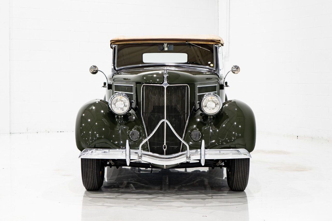 Ford Model 48 Phaeton PRIX EN USD | Beautifully presented in original condition 1936 Vert Montréal - photo #25