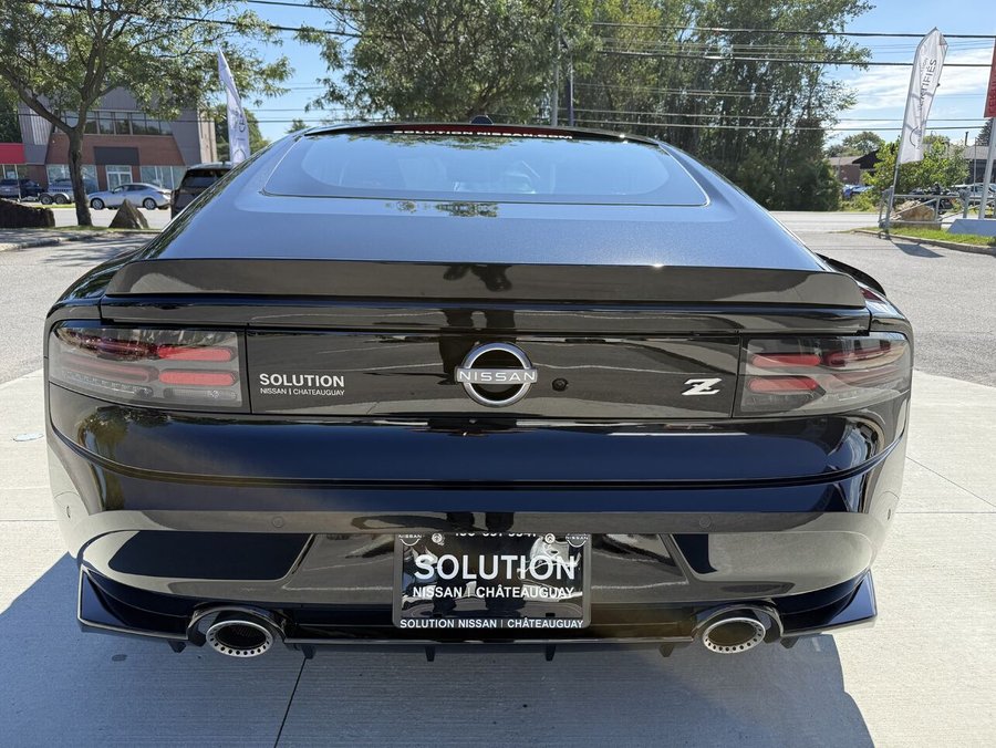 NISSAN Z 2027 2027 Noir diamant nacré