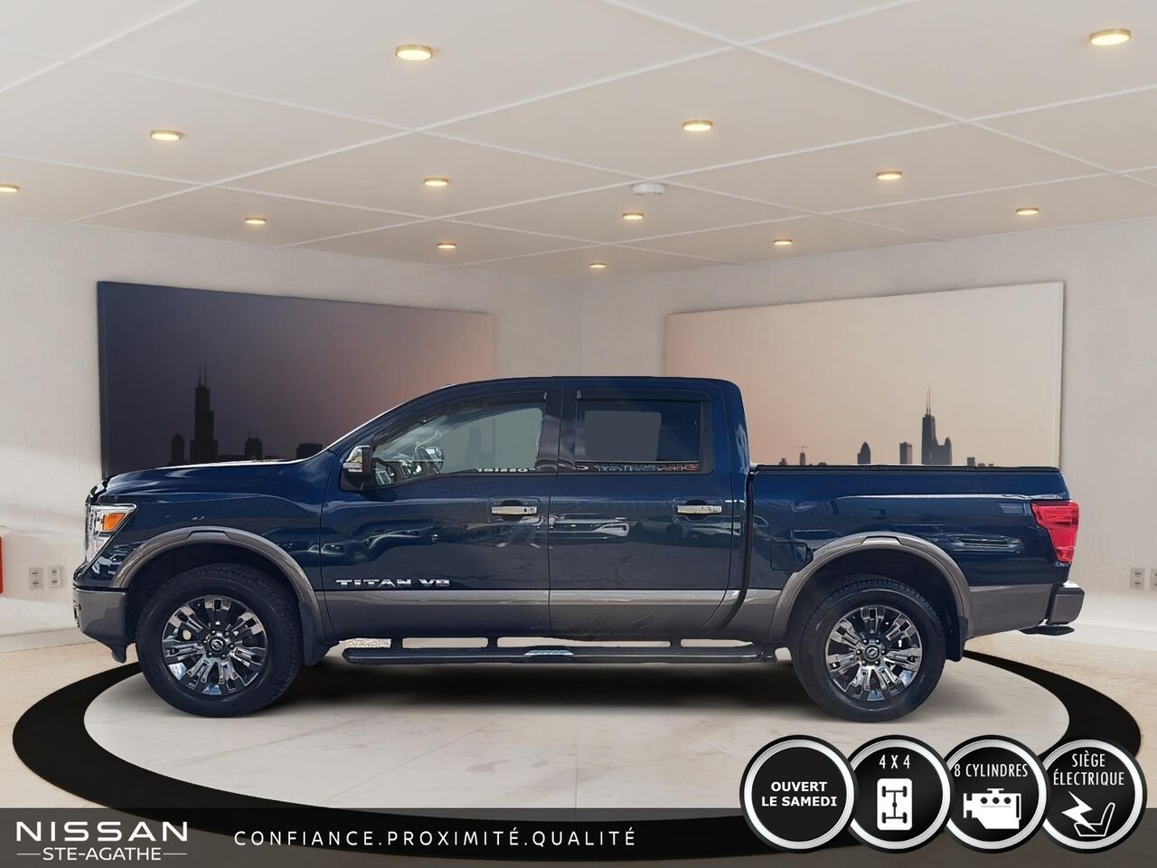 2018 Nissan Titan Platine cabine double 4x4 | BAS KILOMÉTRAGE | CAPACITÉ DE REMORQUAGE 8 500 LB Blue Saint-Jérôme - photo #5