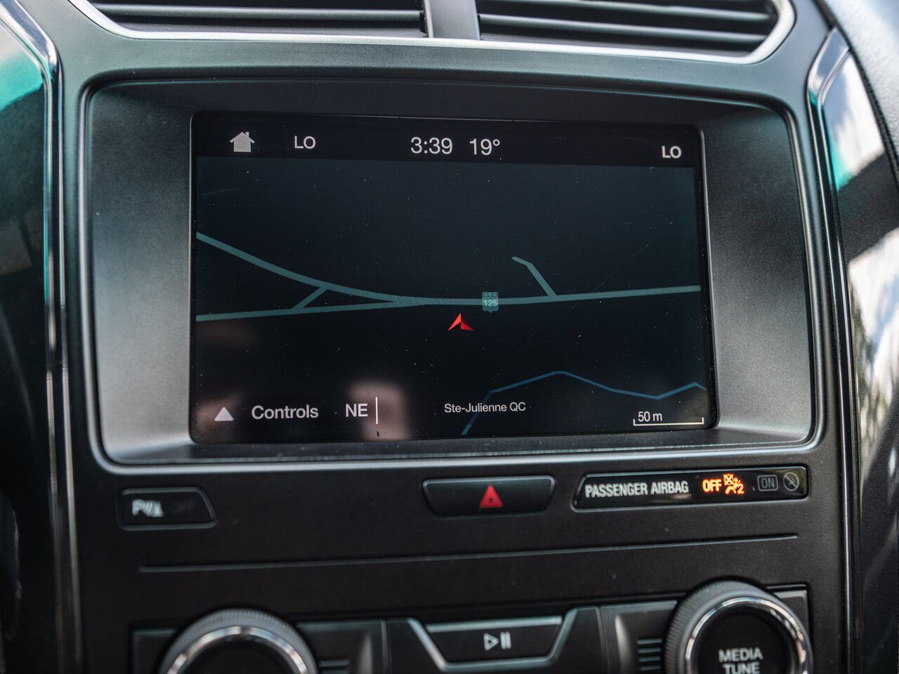 2019 Ford Explorer White Sainte-Julienne - photo #15