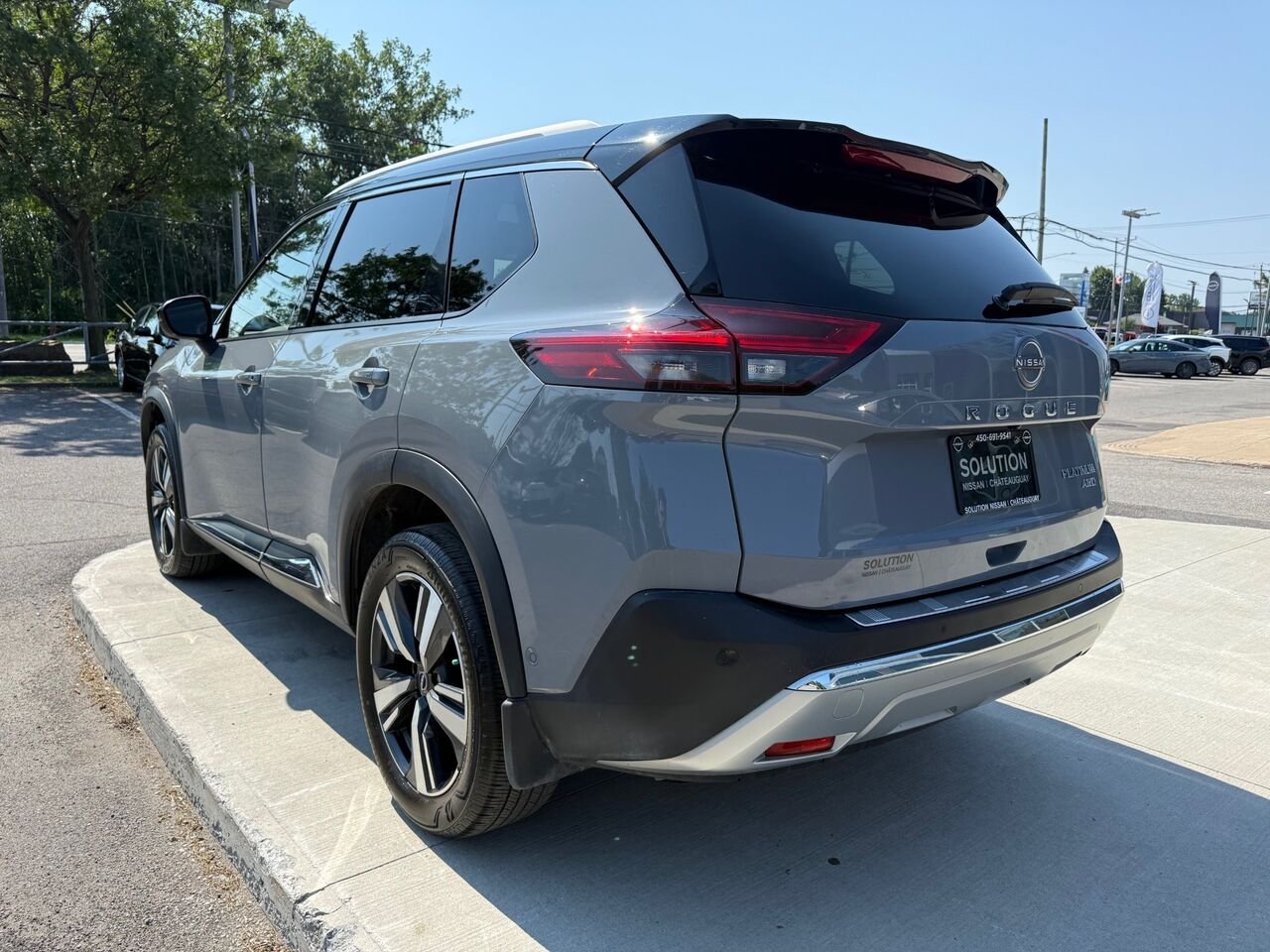 Nissan Rogue PLATINUM | JAMAIS ACCIDENTÉ✅ 2023 Gris Châteauguay - photo #6