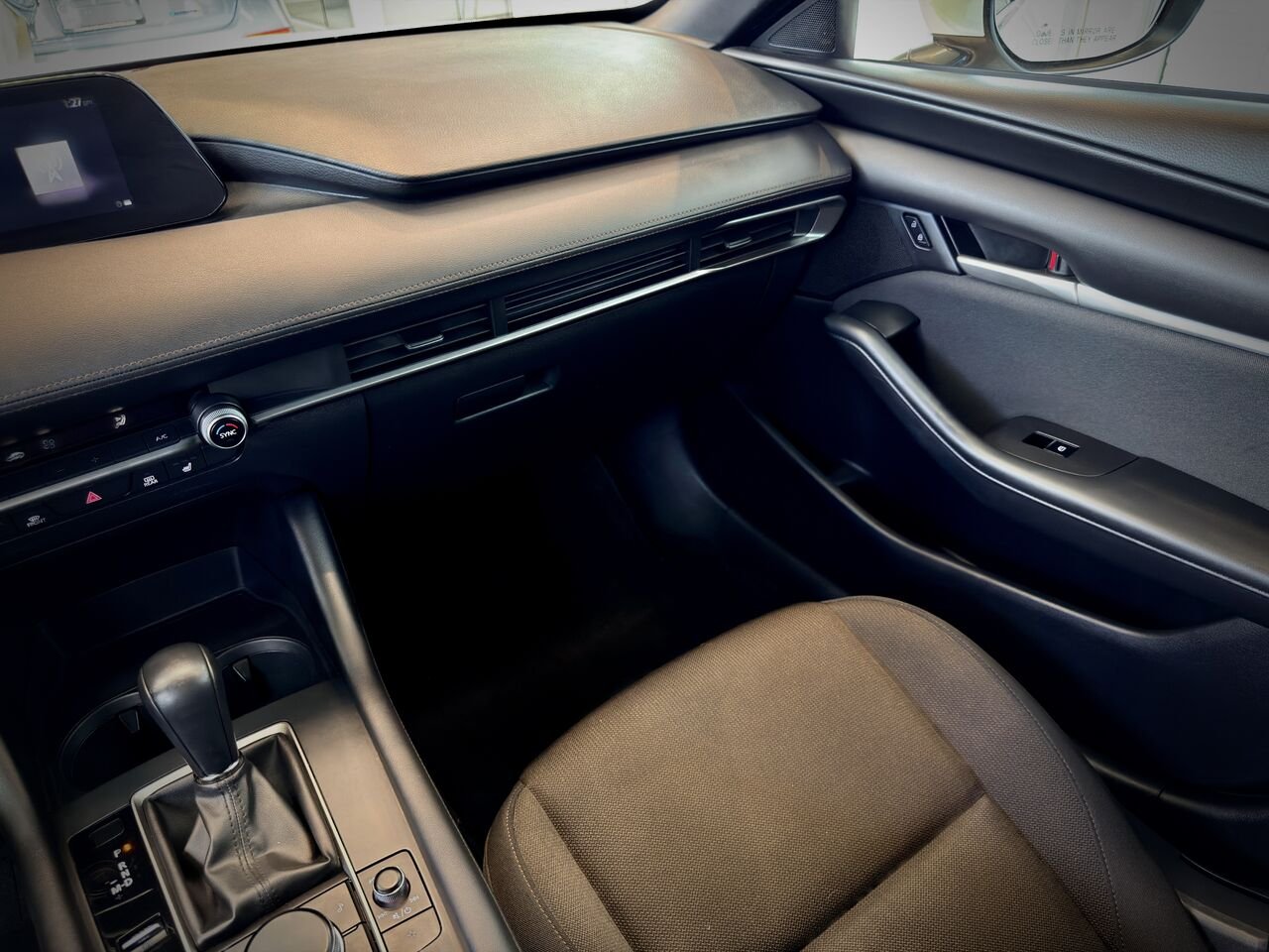 2022 Mazda Mazda3 Sport White Notre-Dame-des-Prairies - photo #21
