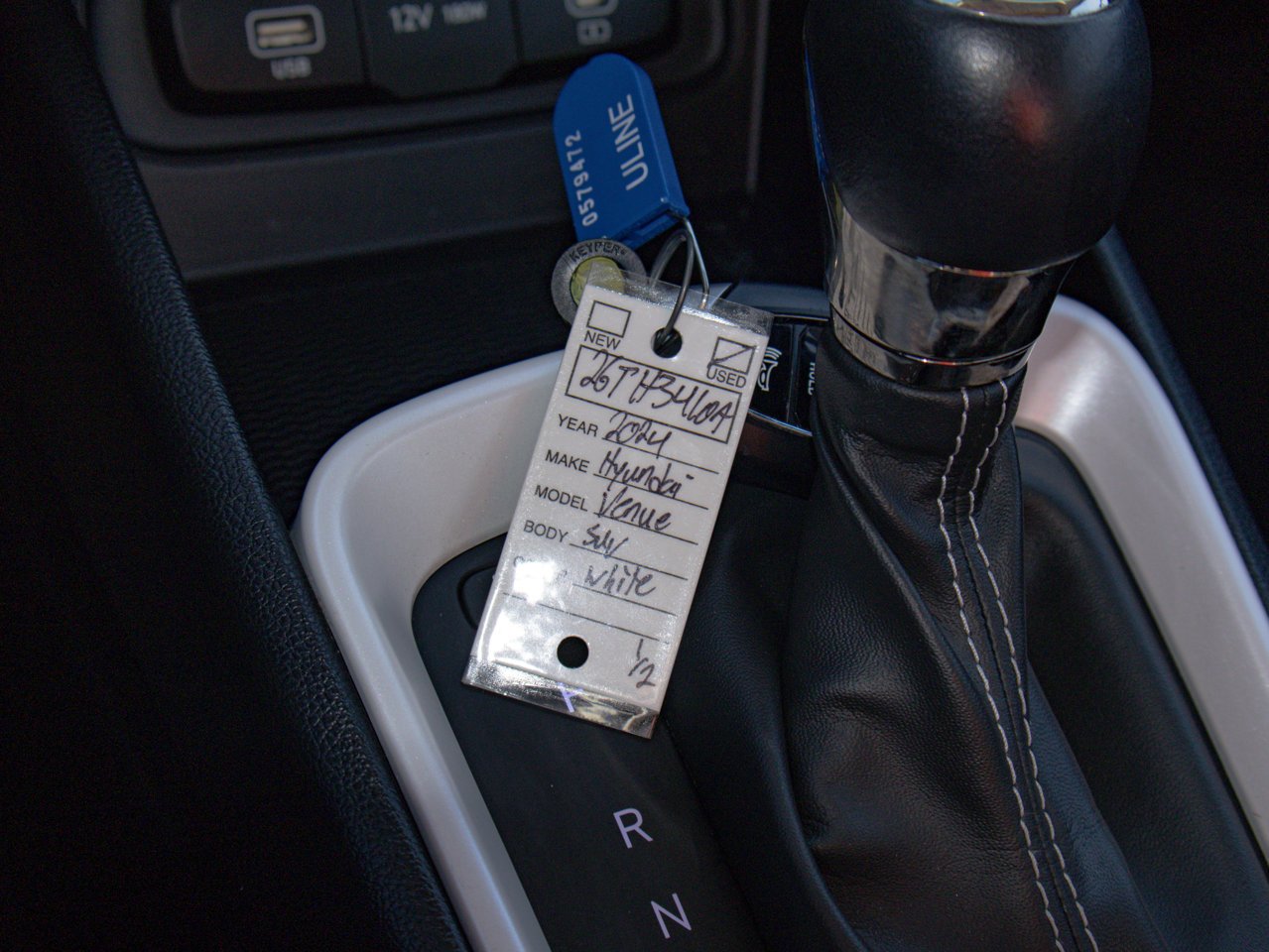 2024 Hyundai Venue Ultimate IVT w/Black Interior White Sherwood Park - photo #32