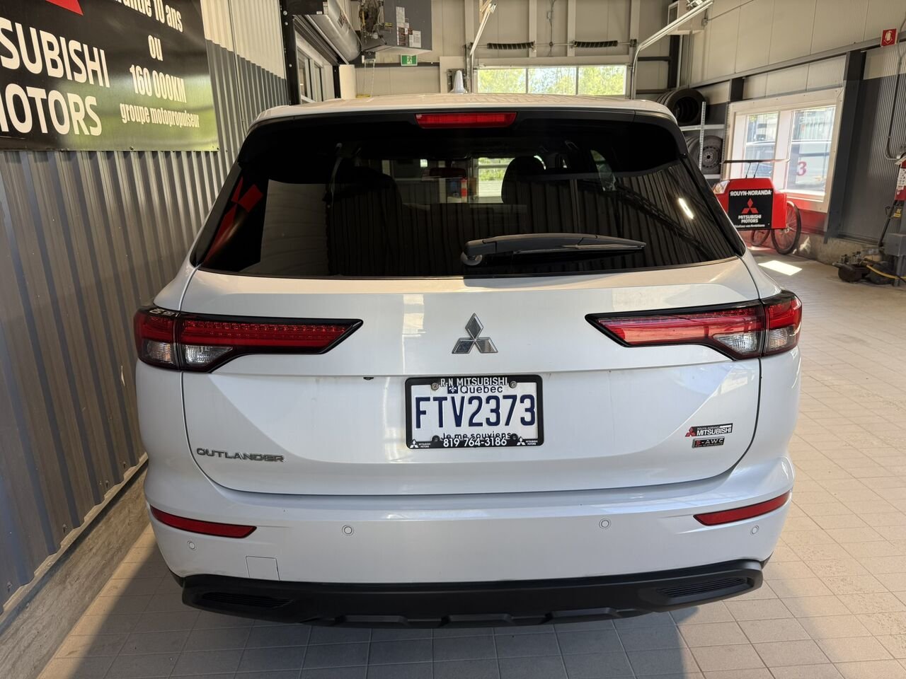 Mitsubishi Outlander 2022 Blanc Mont-Laurier - photo #2