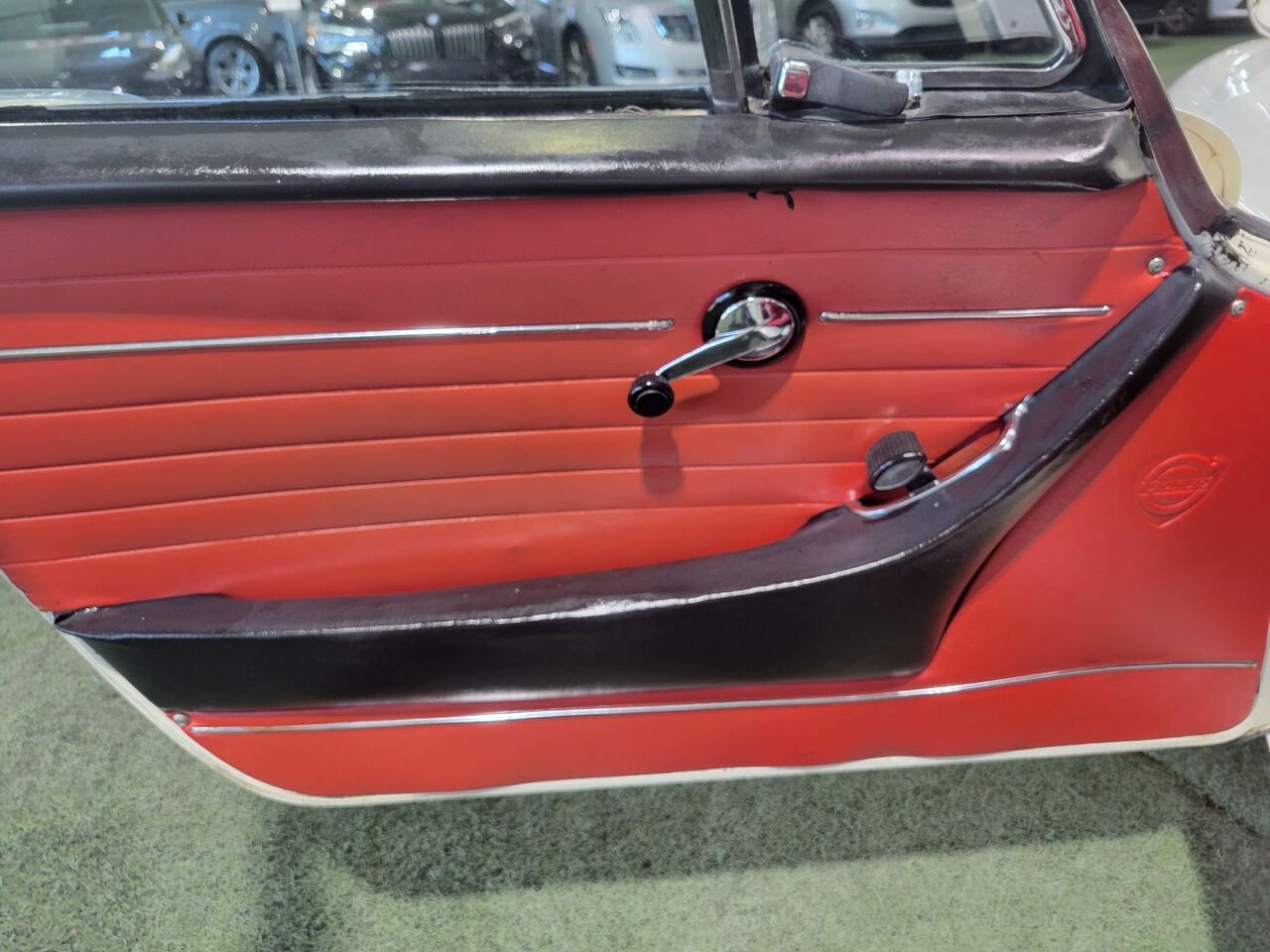 1970 Volvo P1800e Beige  - photo #9