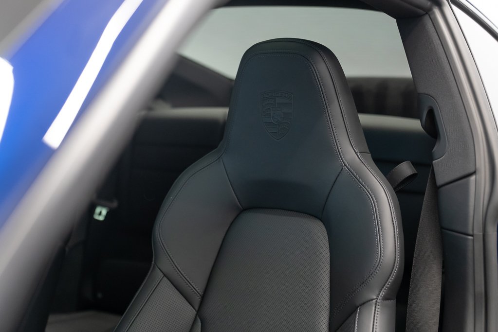 Porsche 911 Carrera 4 GTS Coupe 2023 Bleu Kirkland - photo #17