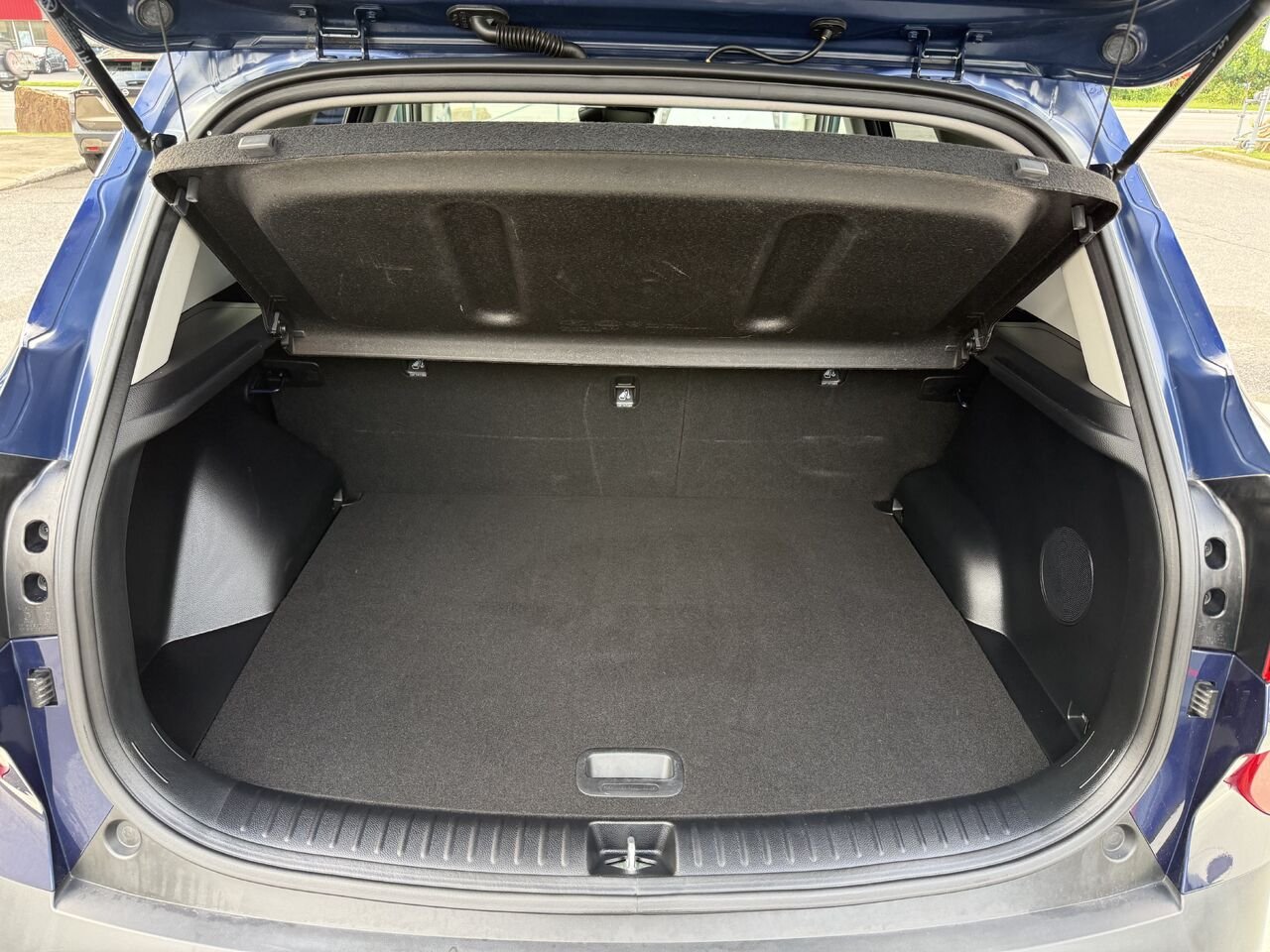 Kia Seltos SX Turbo TI avec intérieur noir 2023 Bleu Châteauguay - photo #4