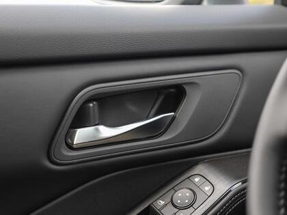 2026 Nissan Rogue Everest White Tricoat Pearl Blainville - photo #15