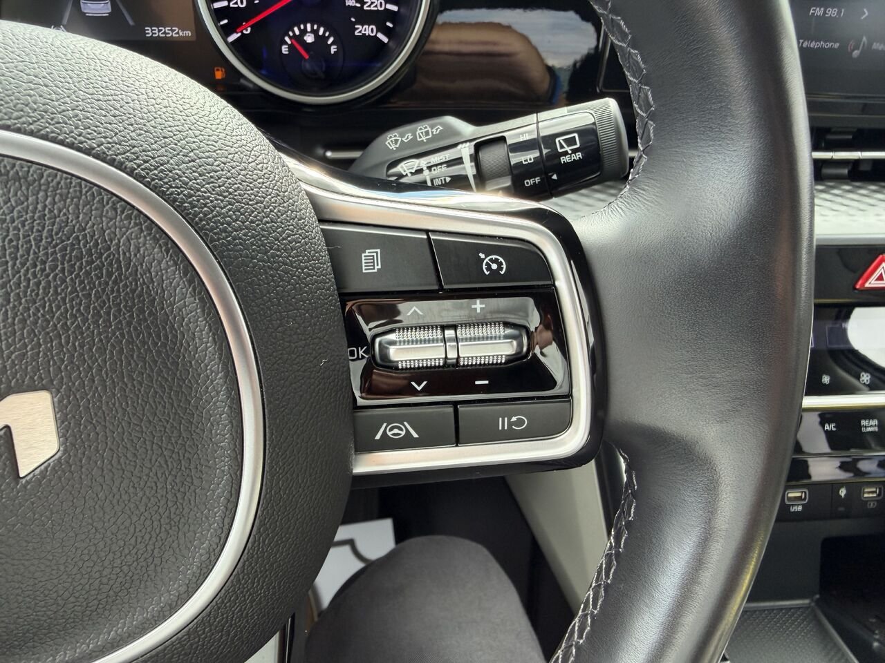 Kia Carnival 2024 Blanc Thetford Mines - photo #20